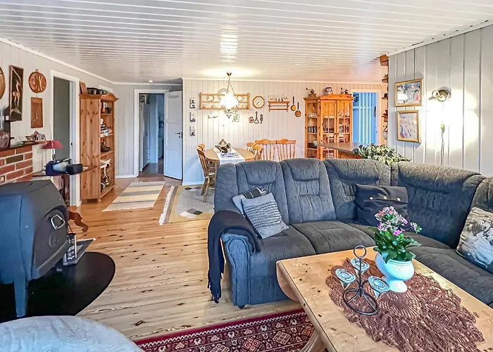 3 Bedroom Gorgeous In Farsund